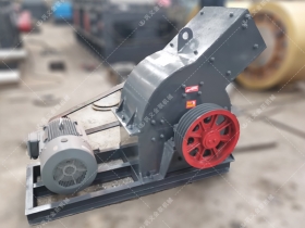 PC200x300小型不鏽鋼錘式榴莲成人APP安卓下载發往河北唐山粉碎化肥