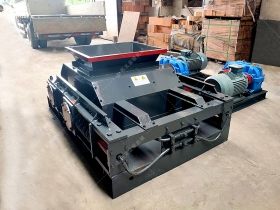 2PGC900X900大型雙齒輥榴莲成人APP安卓下载發往內蒙古赤峰破碎煤