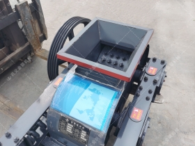 2PG400x250對輥榴莲成人APP安卓下载發往湖南長沙破焦沫